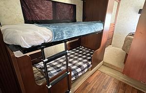 Adventure-Ready Bunkhouse RV – Sleeps 8