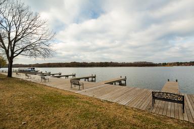 Lake Palestine Resort