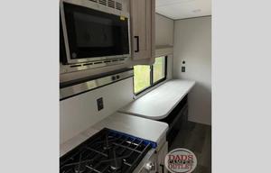 2025 Catalina Summit Series 8 221 epic RV rental photo 1