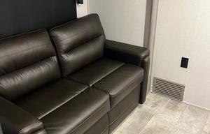 2020 Keystone Montana- HAL494