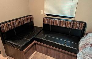 2016 Dutchmen RV Coleman Lantern LT Series 17BH RV rental photo 7