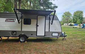 Sleeps 5 With an Electric Fireplace/coffee Maker