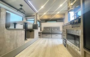 Legend Brownie * Slide-out * Sleeps8 * Ultra light