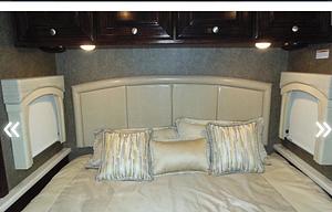 2017 Thor Motor Coach Miramar 34.4