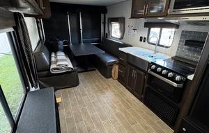 2020 Cherokee Grey Wolf 26RR RV rental photo 2
