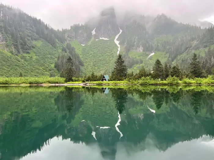 Swan Lake Cabin Petersburg