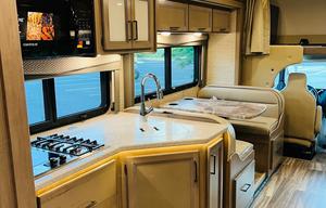 2022 Thor Four Winds 31E (with Bunkhouse)