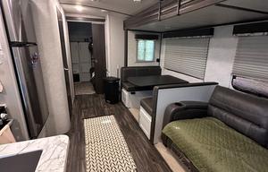 Family friendly RV with 2 A/Cs