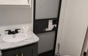 2024 Heartland Eddie Bauer 34BHS RV rental photo 4
