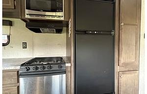 2019 Coleman Lantern 263BH –Spacious Family Camper