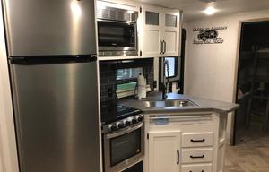 Great family camper with room