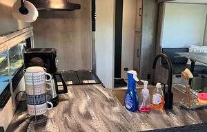 Fully Stocked 2021 Kodiak 283BHSL – Sleeps 10