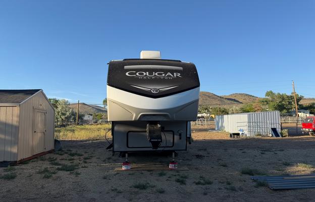 2021 Keystone RV Cougar Half-Ton 24RDS