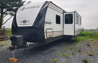 2021 Radiance Ultra Lite 28QD RV rental photo 1