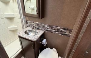 2018 Thor Motor Coach Freedom Elite 23H