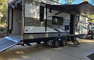 2020 Puma Toy Hauler with Outdoor Kitchen
