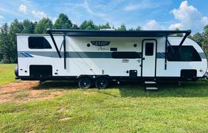 2024 Salem Cruise Lite 273QBXL RV rental photo 4