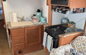 2011 Four Winds RV Chateau 31B RV rental photo 26