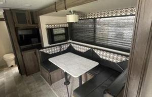 Tracer BUNK HOUSE pet /festival friendly sleeps 9