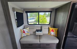 J&J RV Rentals Grand Design