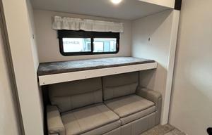 NEW & Fully Stocked! 3 Bed Bunkhouse, Sleeps 7