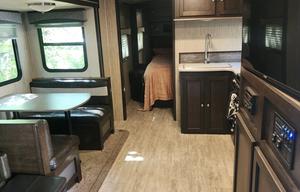 2018 Cruiser Shadow Cruiser 277BHS