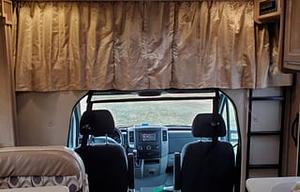 Classic Coachmen Comfort - Pet Friendly!