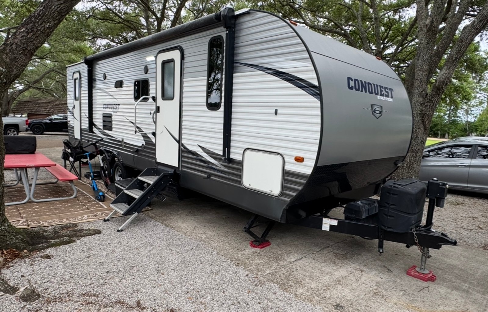 3 BEDS SPACIOUS AND COMFY DISCOUNT M2M AVAILABLE