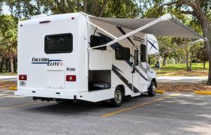 The Island Breeze Cruiser • Sleeps 6 CC-8G