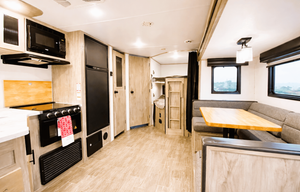 ★ Alpha Churro ★ Sleeps 10 • Private Suite • 2Door