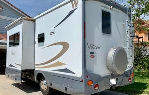 23" 2007 WINNEBAGO VIEW - DIESEL