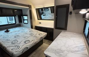 2021 Momentum G-Class 25G RV rental photo 5