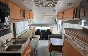 2002 Winnebago Vista 26P