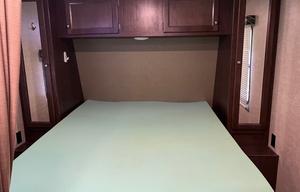 2017 Keystone RV Hideout 21FQWE RV rental photo 3