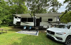 2bdr/2bth 5th wheel