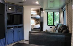 21 Outback Ultra Lite-Half ton / Pet Friendly