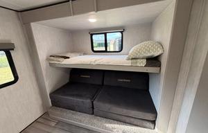 Family Adventure Camper – Apex 300BHS Bunkhouse RV