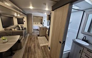"THE QUADRANTS" - 2BR/1BA Sleeps 12!