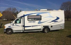 2004 Concord 225LE Ford RV rental photo 3