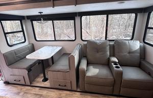 Dutchman Kodiak Ultimate RV