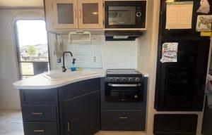 2024 Prime Time RV Avenger LE 24BHSLE