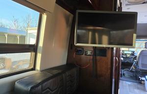 The Gateway – Luxury Touring Van