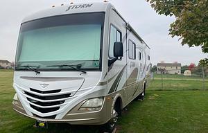 Adventure-Ready Bunkhouse RV – Sleeps 8