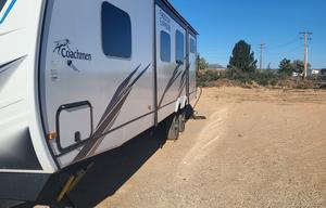 2023 Coachmen RV Freedom Express Liberty Edition 326BHDSLE RV rental photo 18