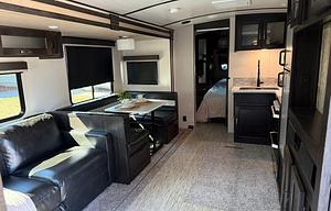 2020 Surveyor Luxury 267RBSS RV rental photo 11
