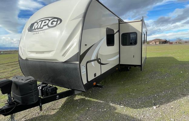 2017 Cruiser Rv Corp Cruiser BH