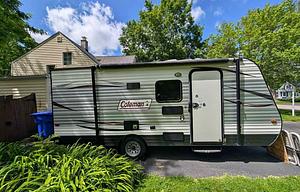 2016 Dutchmen RV Coleman Lantern LT Series 17BH RV rental photo 3