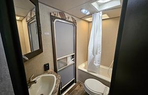 2016 Cherokee Grey Wolf 26DBH RV rental photo 14