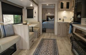 DOLLY | 2025 Della Terra Bunkhouse | Sleeps 8