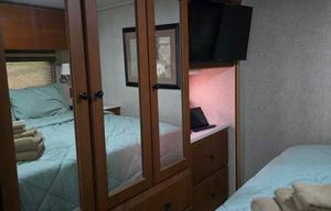 2008 Winnebago Sightseer 35J Bunkbed Model